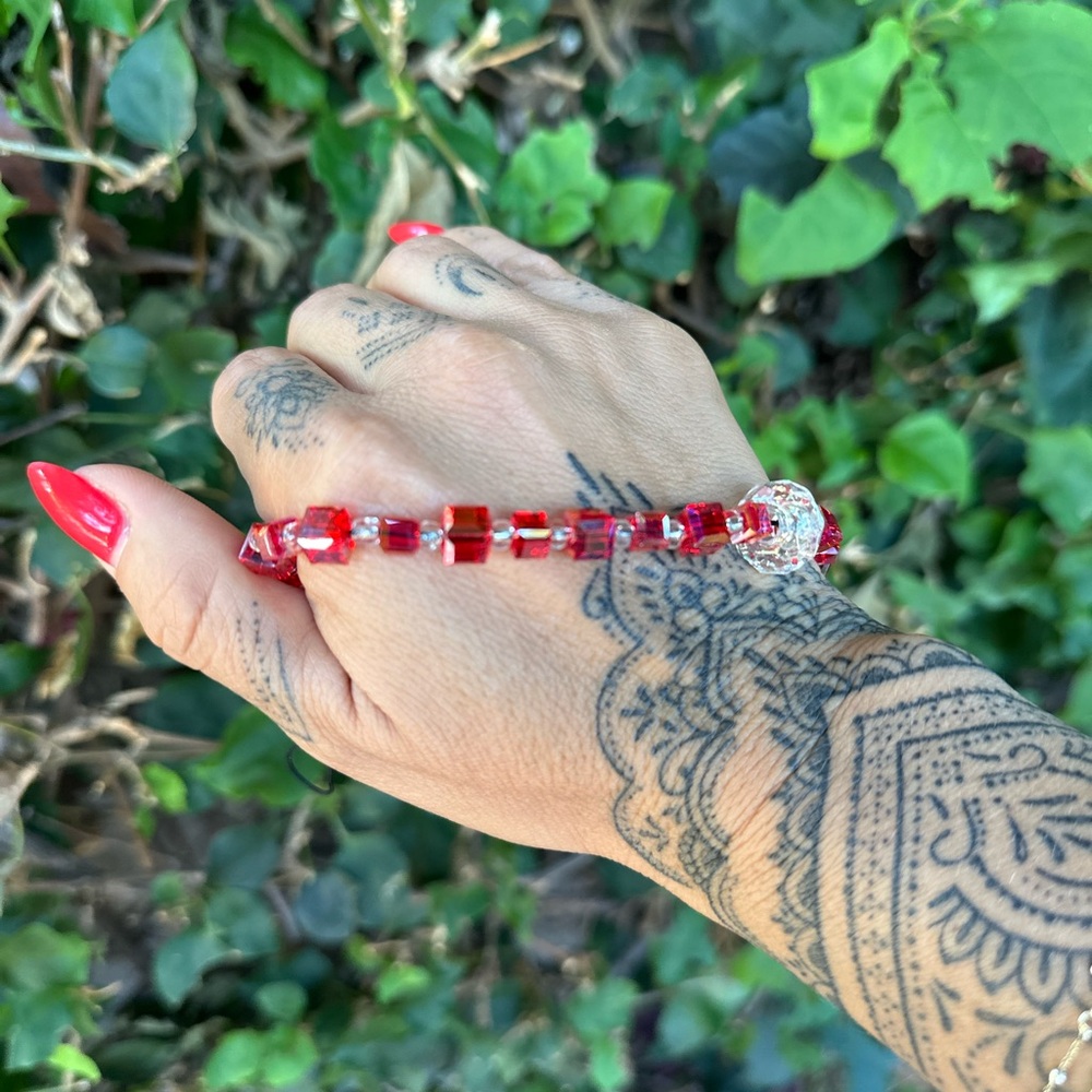 Elegant red Beaded Phone Strap - Picture 3 of 4